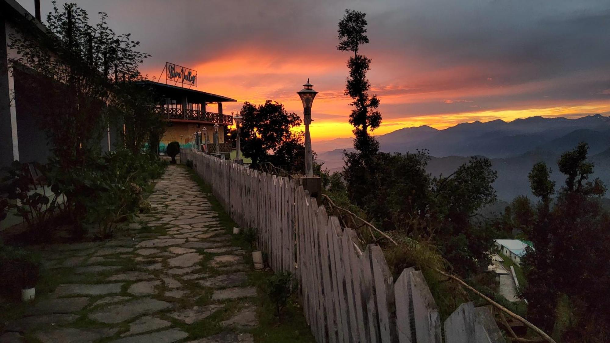 Shiva Valley Resort Kokhliyal Gaon 外观 照片